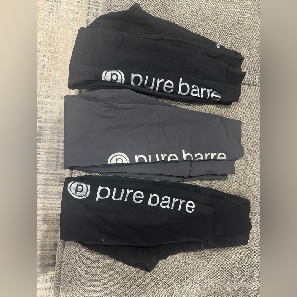 Tavi Noir women’s Pure Barre leggings 2 medium
1 small